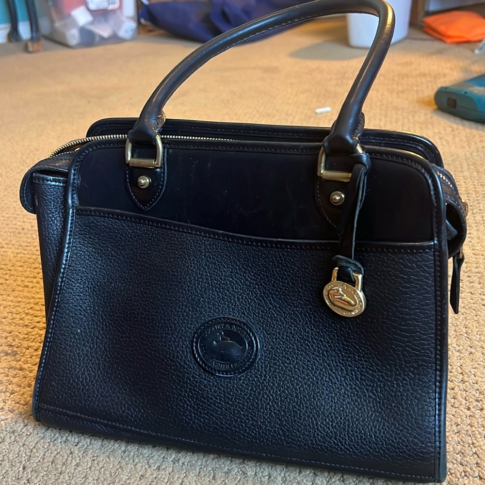 Dooney and Bourke black 90s AWl purse 11x9x4